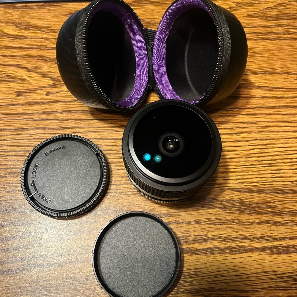 Altura Camera Lens with Case